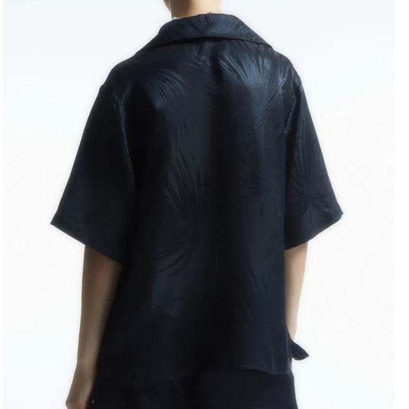 COS Silk Tencel Blend Jacquard Short Sleeve Button Up Navy Blue 8 - Picture 2 of 16